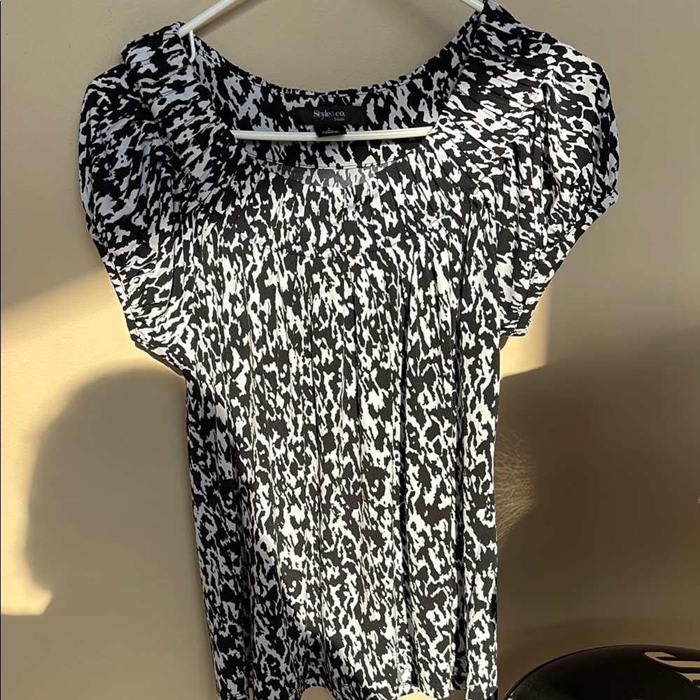Style & Co. Black and White Puff Sleeve Blouse with Bib Collar